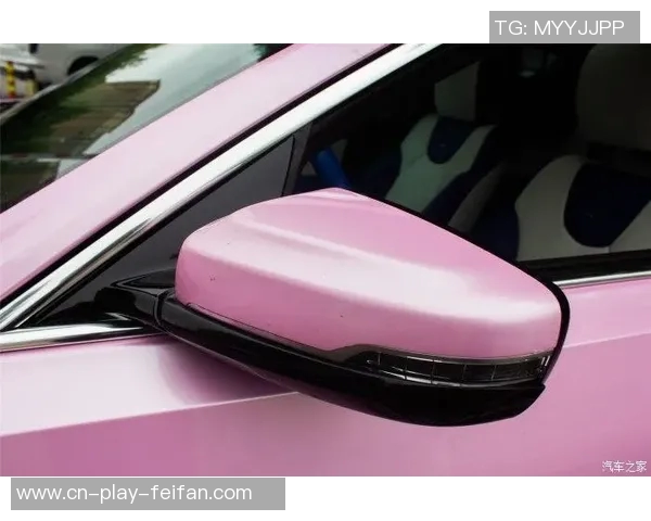 WNBA球星里斯炫耀新座驾芭比粉色与星空顶的完美结合